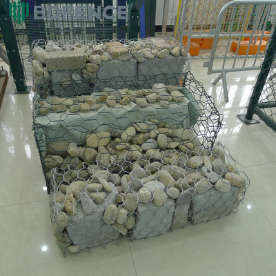 बुना हुआ पत्थर भरा हुआ जस्ती गाबियन बॉक्स बास्केट 8x10 सेमी हेक्सागोनल छेद