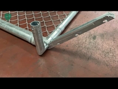 पदों के साथ जस्ती श्रृंखला कड़ी बाड़ के लिए ट्रेल स्थापना