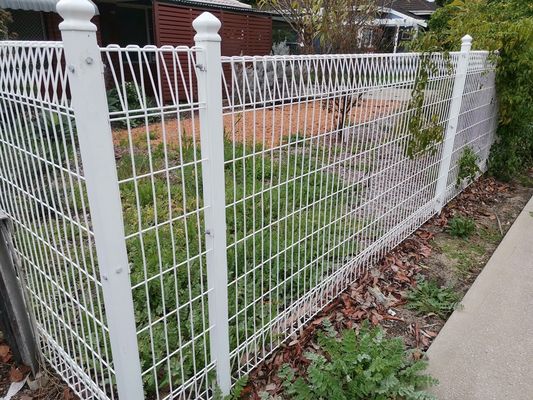 गुणवत्ता  Triangle Black Steel Bending Roll Top Fence Hot Dipped Galvanized कारखाना
