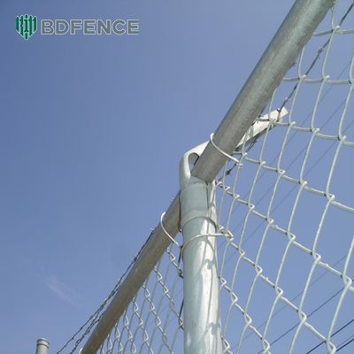सभी वातावरणों के लिए मौसमरोधी जस्ती चेन लिंक बाड़