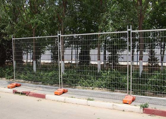 2.1M * 2.4m ऑस्ट्रेलिया घुमावदार अस्थायी बाड़ वर्ग छेद